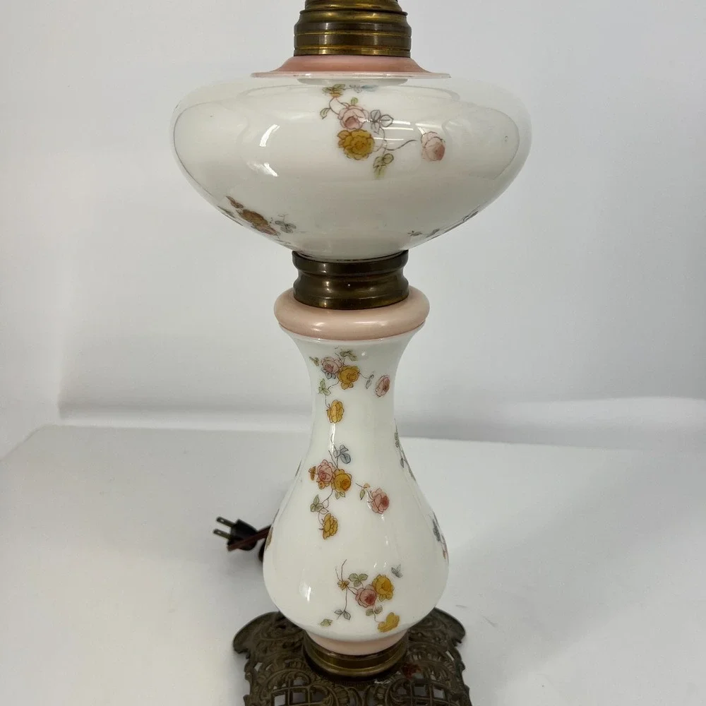 Vintage Porcelain Converted Table Oil Lamp 14